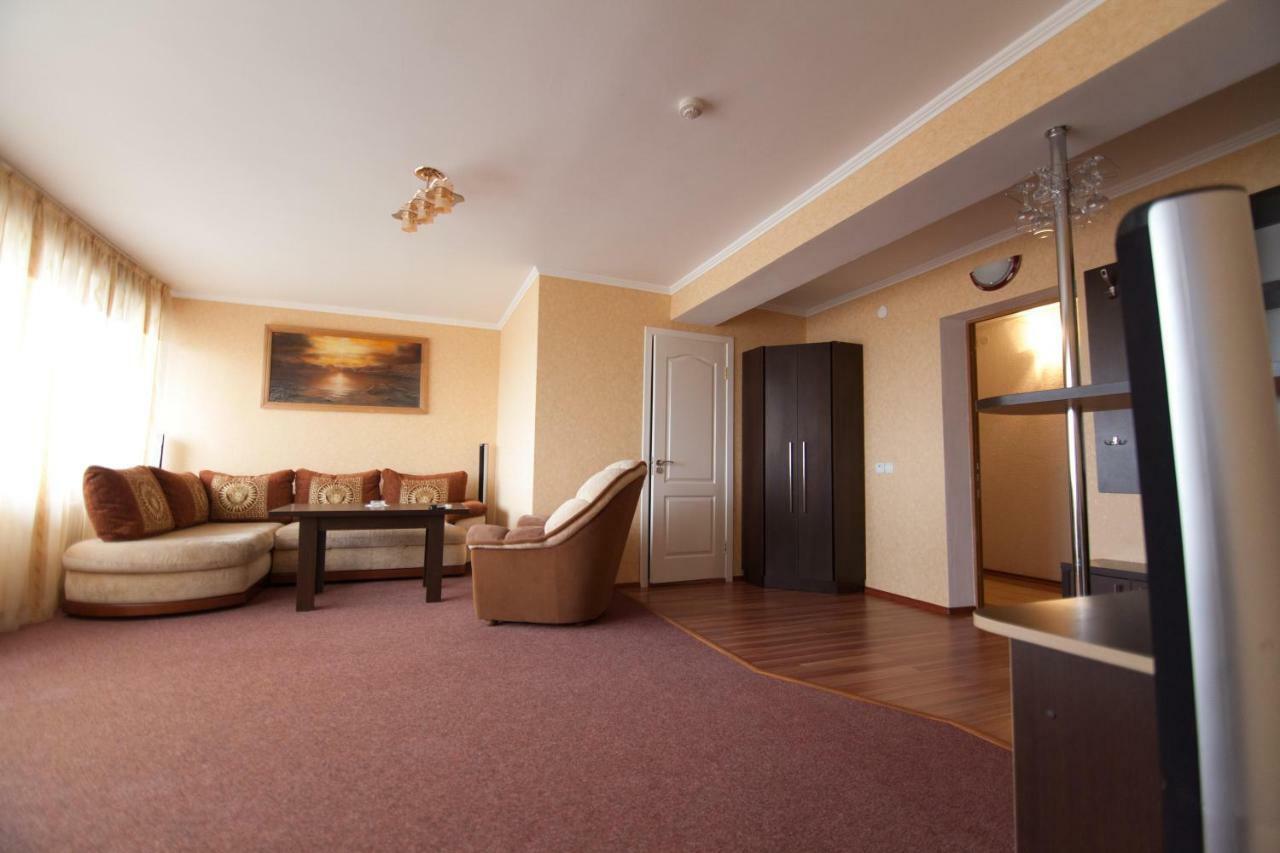 Hotel Prietenia Bender 外观 照片